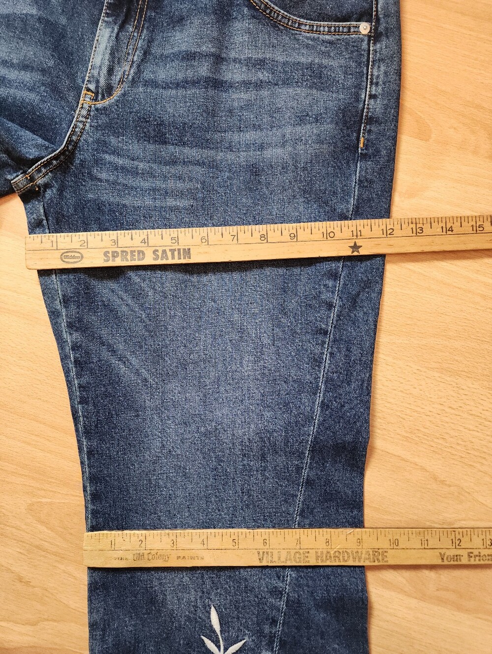 Pilcro Blue Denim Jeans with White Floral Embroidery - Picture 9 of 16